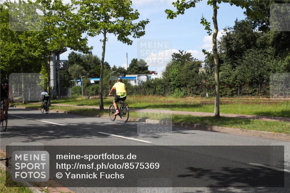 10.08.2025 - GEWOBA Citytriathlon Bremen Yannick Fuchs http://msf.ph/oto/8575369 10.08.2025 14:25:03 Radfahren 22, 166, 202, 235, 269, 346, 432 meine-sportfotos.de