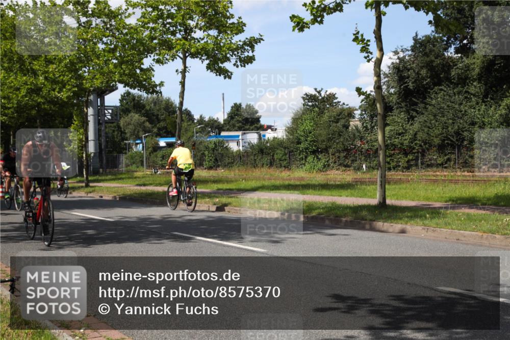 10.08.2025 - GEWOBA Citytriathlon Bremen Yannick Fuchs http://msf.ph/oto/8575370 10.08.2025 14:25:04 Radfahren 22, 166, 202, 235, 269, 346, 462 meine-sportfotos.de