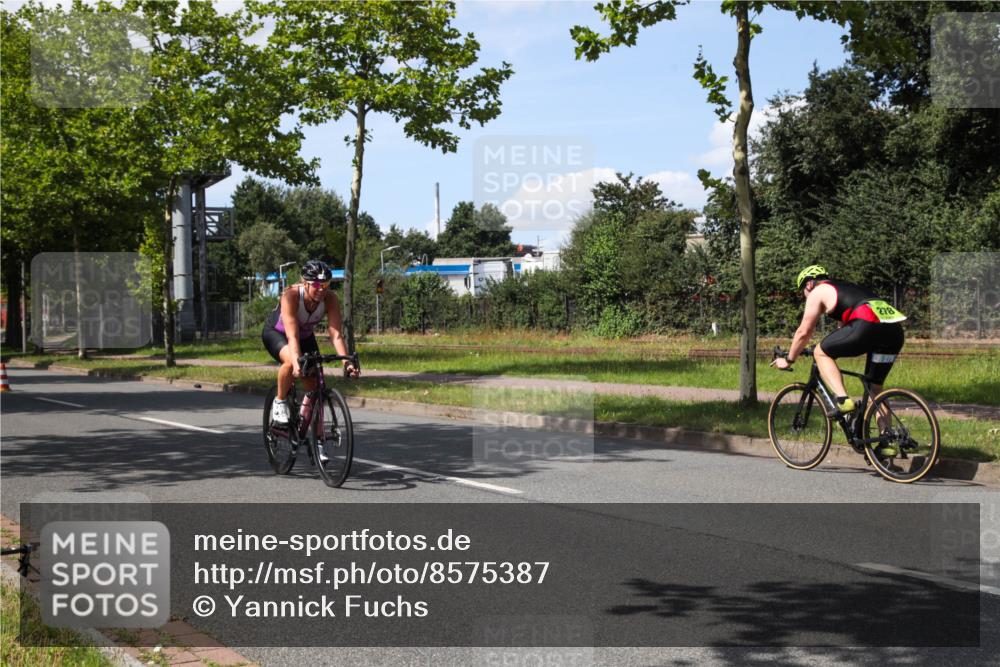10.08.2025 - GEWOBA Citytriathlon Bremen Yannick Fuchs http://msf.ph/oto/8575387 10.08.2025 14:25:21 Radfahren 49, 85, 208, 267, 270, 323, 326, 336, 462, 479 meine-sportfotos.de