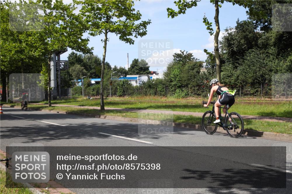 10.08.2025 - GEWOBA Citytriathlon Bremen Yannick Fuchs http://msf.ph/oto/8575398 10.08.2025 14:25:28 Radfahren 49, 85, 208, 267, 270, 323, 326, 336, 462, 479 meine-sportfotos.de