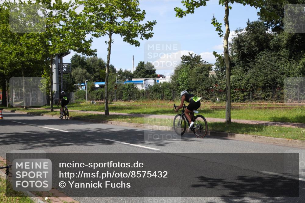 10.08.2025 - GEWOBA Citytriathlon Bremen Yannick Fuchs http://msf.ph/oto/8575432 10.08.2025 14:25:52 Radfahren 167, 181, 273, 331, 446, 499 meine-sportfotos.de