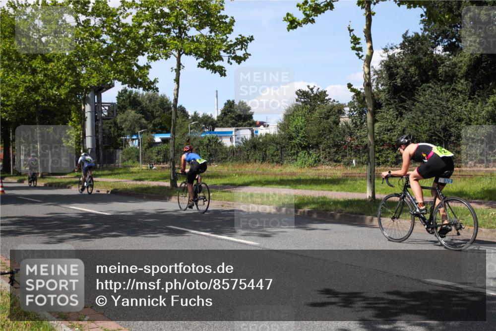 10.08.2025 - GEWOBA Citytriathlon Bremen Yannick Fuchs http://msf.ph/oto/8575447 10.08.2025 14:25:58 Radfahren 167, 181, 220, 231, 273, 325, 331, 446, 499 meine-sportfotos.de