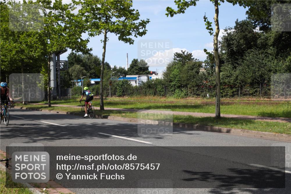 10.08.2025 - GEWOBA Citytriathlon Bremen Yannick Fuchs http://msf.ph/oto/8575457 10.08.2025 14:26:03 Radfahren 181, 220, 231, 273, 325, 331, 446 meine-sportfotos.de
