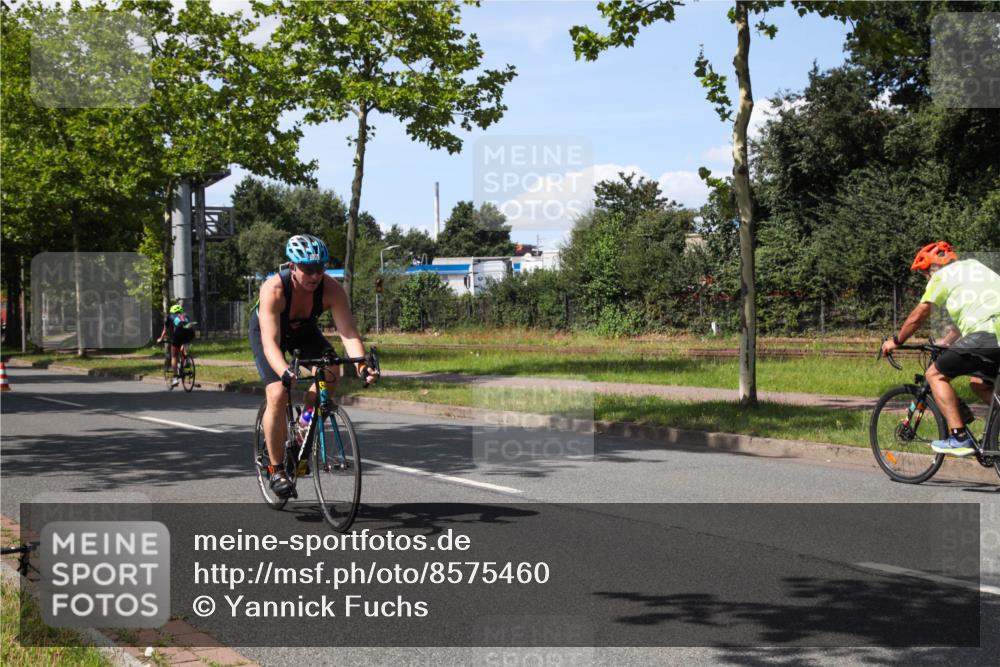 10.08.2025 - GEWOBA Citytriathlon Bremen Yannick Fuchs http://msf.ph/oto/8575460 10.08.2025 14:26:03 Radfahren 181, 220, 231, 273, 325, 331, 446 meine-sportfotos.de