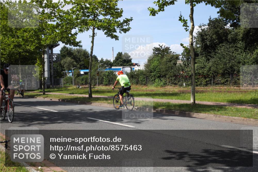 10.08.2025 - GEWOBA Citytriathlon Bremen Yannick Fuchs http://msf.ph/oto/8575463 10.08.2025 14:26:04 Radfahren 181, 220, 231, 273, 325, 331, 446 meine-sportfotos.de
