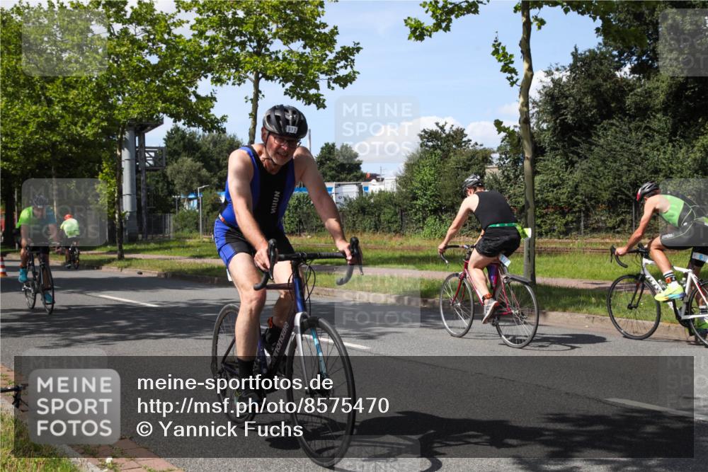 10.08.2025 - GEWOBA Citytriathlon Bremen Yannick Fuchs http://msf.ph/oto/8575470 10.08.2025 14:26:07 Radfahren 181, 220, 231, 273, 278, 325, 331, 446 meine-sportfotos.de