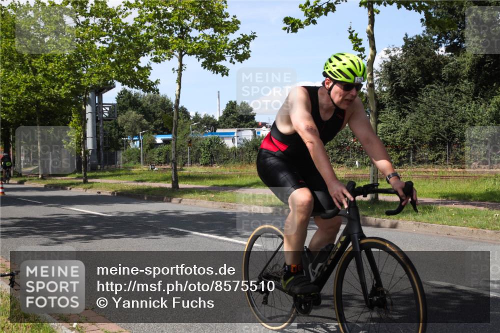 10.08.2025 - GEWOBA Citytriathlon Bremen Yannick Fuchs http://msf.ph/oto/8575510 10.08.2025 14:26:18 Radfahren 220, 231, 278, 325, 360, 404 meine-sportfotos.de