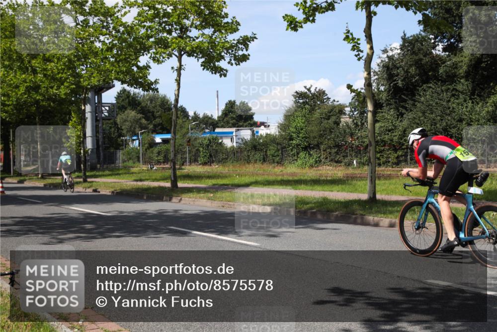 10.08.2025 - GEWOBA Citytriathlon Bremen Yannick Fuchs http://msf.ph/oto/8575578 10.08.2025 14:26:47 Radfahren 349, 358, 372, 408, 422, 445, 484, 497, 532 meine-sportfotos.de