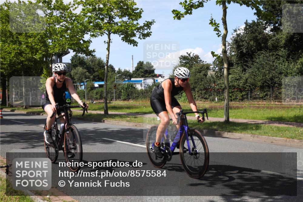 10.08.2025 - GEWOBA Citytriathlon Bremen Yannick Fuchs http://msf.ph/oto/8575584 10.08.2025 14:26:55 Radfahren 305, 349, 372, 408, 422, 445, 484, 497 meine-sportfotos.de
