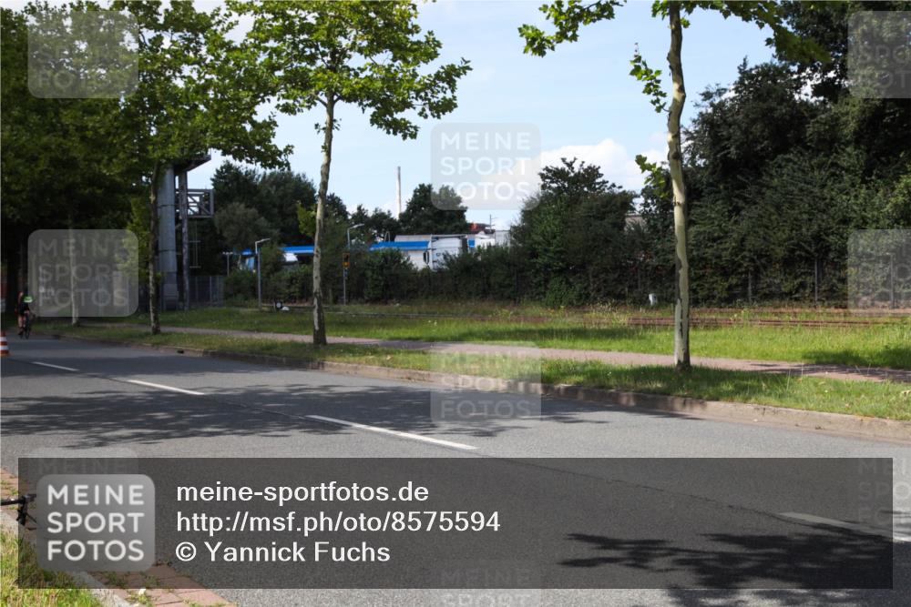 10.08.2025 - GEWOBA Citytriathlon Bremen Yannick Fuchs http://msf.ph/oto/8575594 10.08.2025 14:27:26 Radfahren 120, 156, 286, 320, 441 meine-sportfotos.de