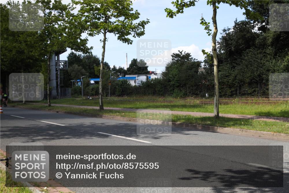 10.08.2025 - GEWOBA Citytriathlon Bremen Yannick Fuchs http://msf.ph/oto/8575595 10.08.2025 14:27:26 Radfahren 120, 156, 286, 320, 441 meine-sportfotos.de