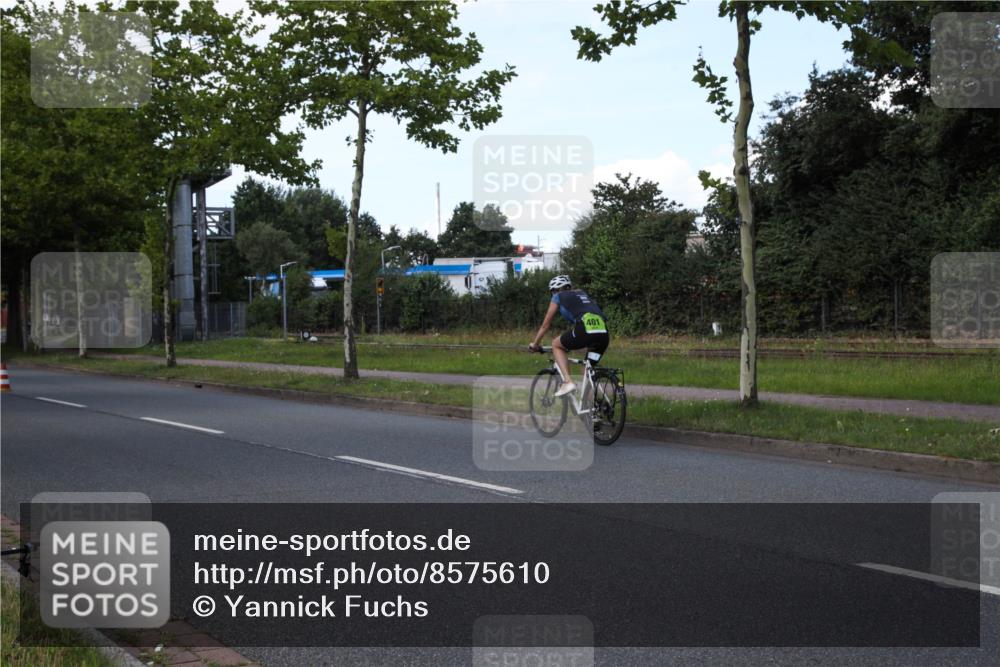 10.08.2025 - GEWOBA Citytriathlon Bremen Yannick Fuchs http://msf.ph/oto/8575610 10.08.2025 14:27:30 Radfahren 120, 156, 286, 320, 363, 441 meine-sportfotos.de