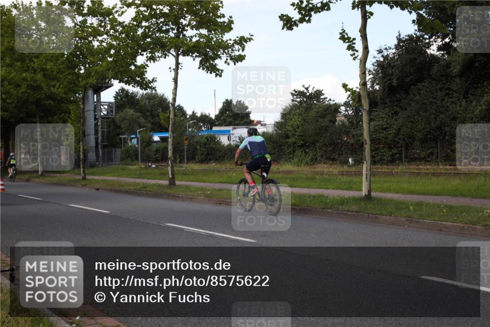 10.08.2025 - GEWOBA Citytriathlon Bremen Yannick Fuchs http://msf.ph/oto/8575622 10.08.2025 14:27:34 Radfahren 120, 156, 320, 363 meine-sportfotos.de