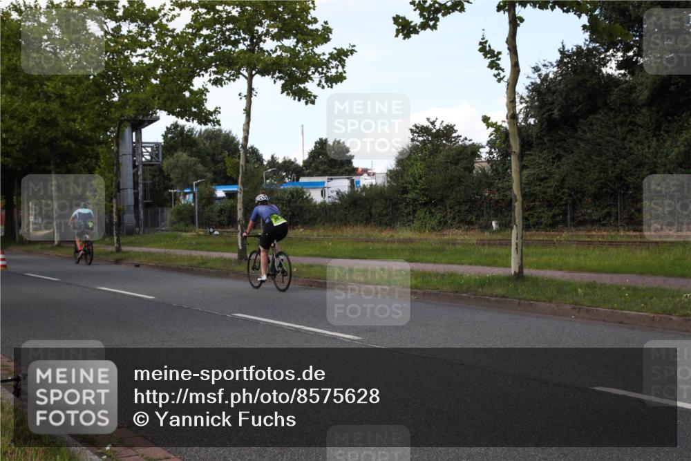 10.08.2025 - GEWOBA Citytriathlon Bremen Yannick Fuchs http://msf.ph/oto/8575628 10.08.2025 14:27:37 Radfahren 120, 156, 194, 320, 363 meine-sportfotos.de