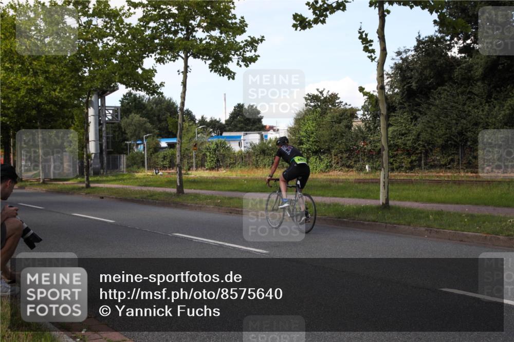 10.08.2025 - GEWOBA Citytriathlon Bremen Yannick Fuchs http://msf.ph/oto/8575640 10.08.2025 14:27:44 Radfahren 156, 159, 194, 293, 322, 363 meine-sportfotos.de
