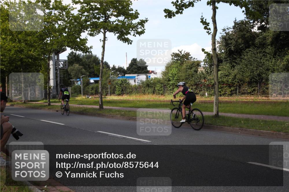 10.08.2025 - GEWOBA Citytriathlon Bremen Yannick Fuchs http://msf.ph/oto/8575644 10.08.2025 14:27:45 Radfahren 156, 159, 194, 293, 322, 363 meine-sportfotos.de