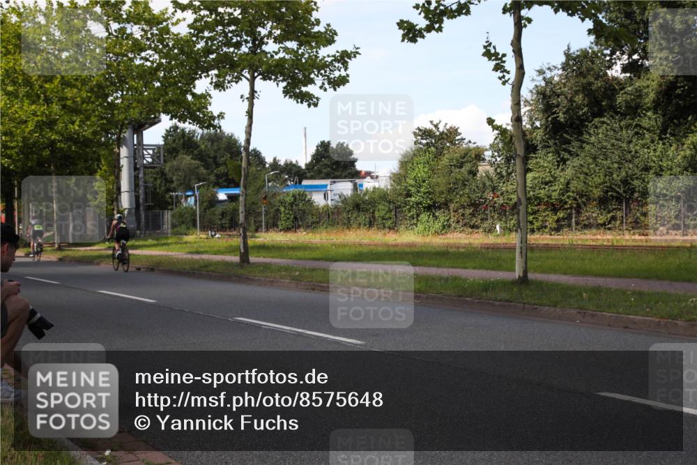 10.08.2025 - GEWOBA Citytriathlon Bremen Yannick Fuchs http://msf.ph/oto/8575648 10.08.2025 14:27:47 Radfahren 156, 159, 194, 293, 322, 363 meine-sportfotos.de