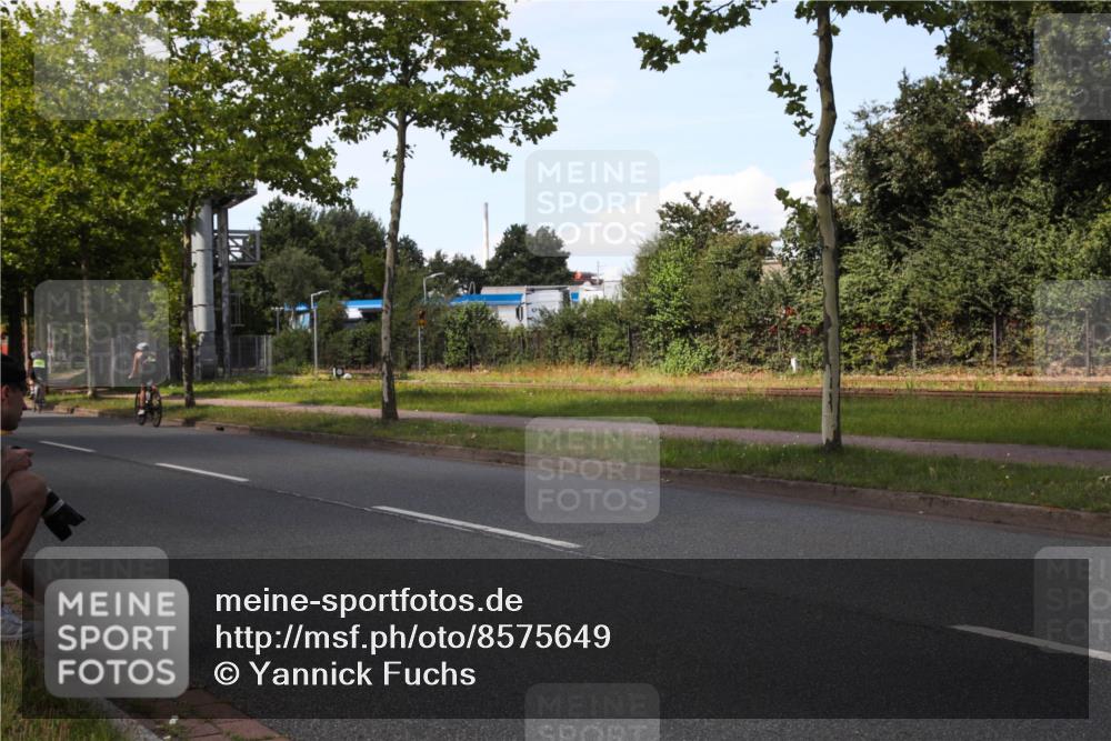 10.08.2025 - GEWOBA Citytriathlon Bremen Yannick Fuchs http://msf.ph/oto/8575649 10.08.2025 14:27:47 Radfahren 156, 159, 194, 293, 322, 363 meine-sportfotos.de
