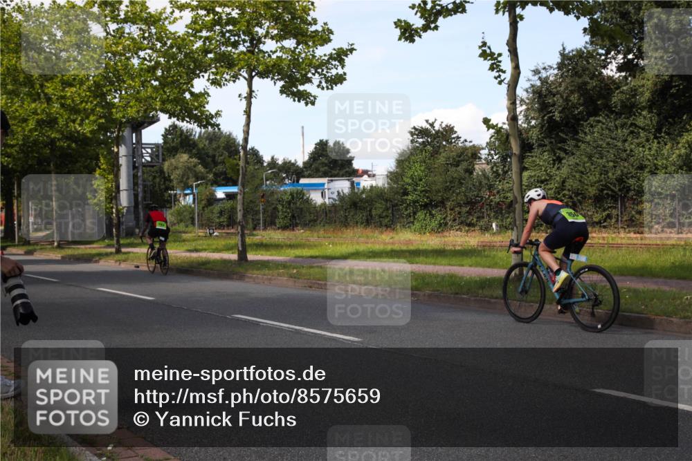 10.08.2025 - GEWOBA Citytriathlon Bremen Yannick Fuchs http://msf.ph/oto/8575659 10.08.2025 14:27:50 Radfahren 156, 159, 194, 293, 322, 363 meine-sportfotos.de