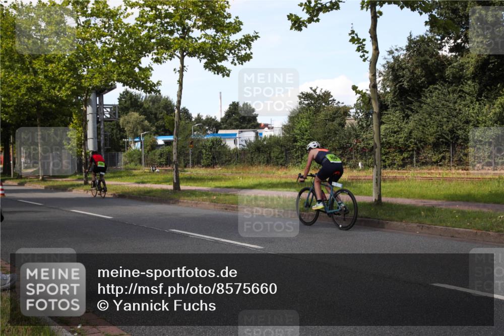 10.08.2025 - GEWOBA Citytriathlon Bremen Yannick Fuchs http://msf.ph/oto/8575660 10.08.2025 14:27:50 Radfahren 156, 159, 194, 293, 322, 363 meine-sportfotos.de