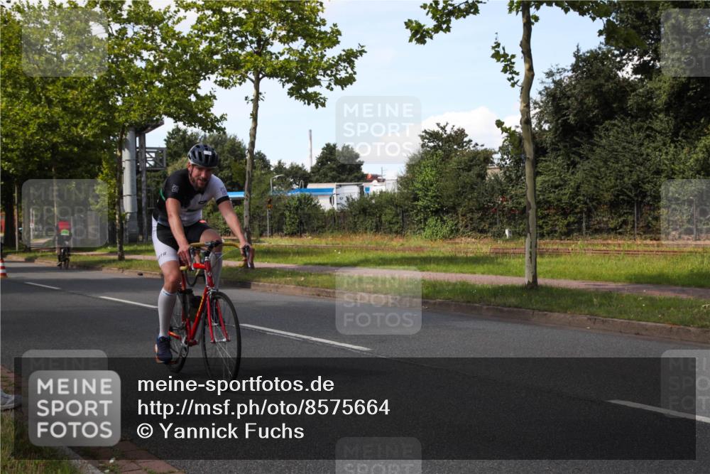 10.08.2025 - GEWOBA Citytriathlon Bremen Yannick Fuchs http://msf.ph/oto/8575664 10.08.2025 14:27:52 Radfahren 159, 194, 293, 322, 363 meine-sportfotos.de