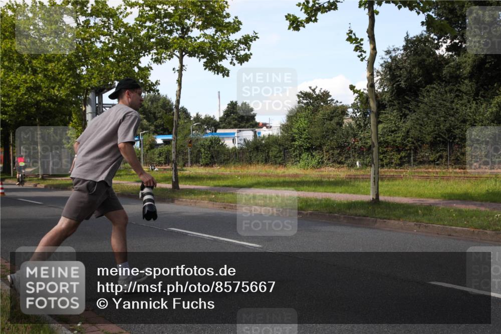 10.08.2025 - GEWOBA Citytriathlon Bremen Yannick Fuchs http://msf.ph/oto/8575667 10.08.2025 14:27:52 Radfahren 159, 194, 293, 322, 363 meine-sportfotos.de