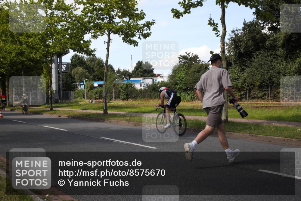 10.08.2025 - GEWOBA Citytriathlon Bremen Yannick Fuchs http://msf.ph/oto/8575670 10.08.2025 14:27:53 Radfahren 159, 194, 293, 322, 363 meine-sportfotos.de