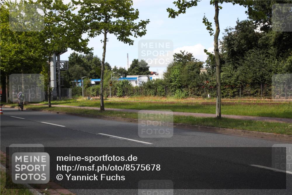10.08.2025 - GEWOBA Citytriathlon Bremen Yannick Fuchs http://msf.ph/oto/8575678 10.08.2025 14:27:55 Radfahren 70, 159, 194, 293, 322 meine-sportfotos.de