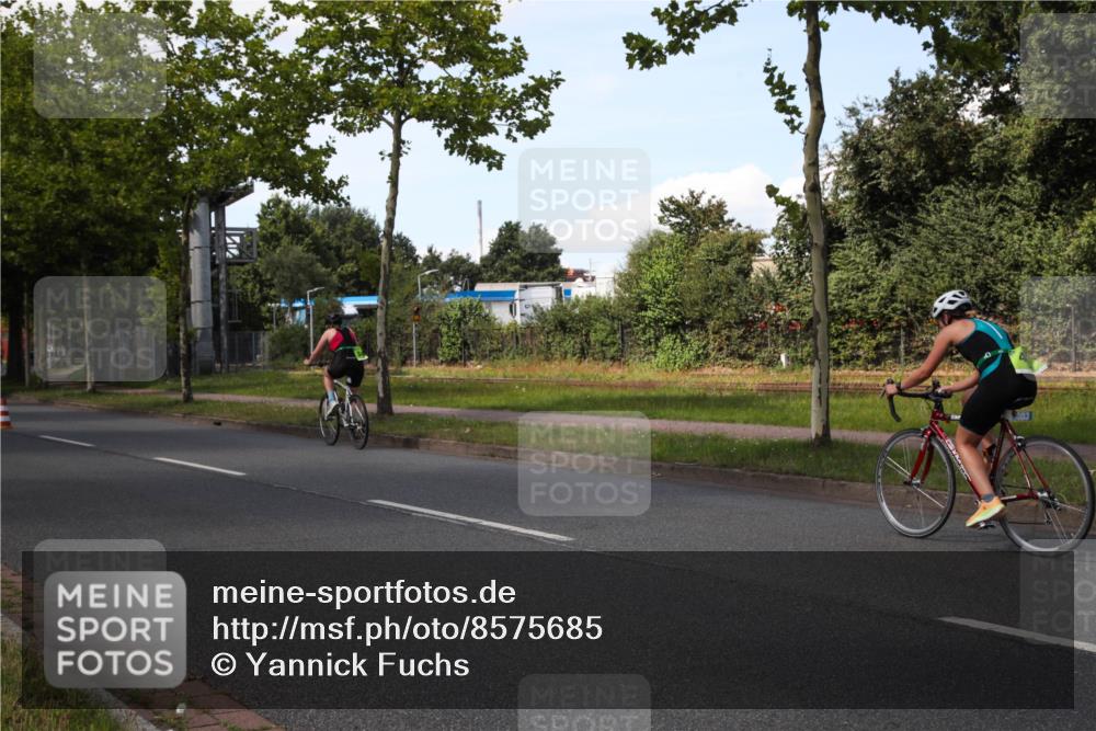 10.08.2025 - GEWOBA Citytriathlon Bremen Yannick Fuchs http://msf.ph/oto/8575685 10.08.2025 14:27:58 Radfahren 70, 159, 194, 293, 322 meine-sportfotos.de
