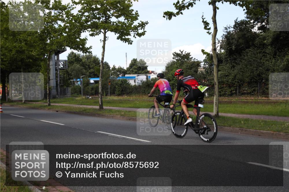 10.08.2025 - GEWOBA Citytriathlon Bremen Yannick Fuchs http://msf.ph/oto/8575692 10.08.2025 14:28:07 Radfahren 70, 293, 382, 448 meine-sportfotos.de