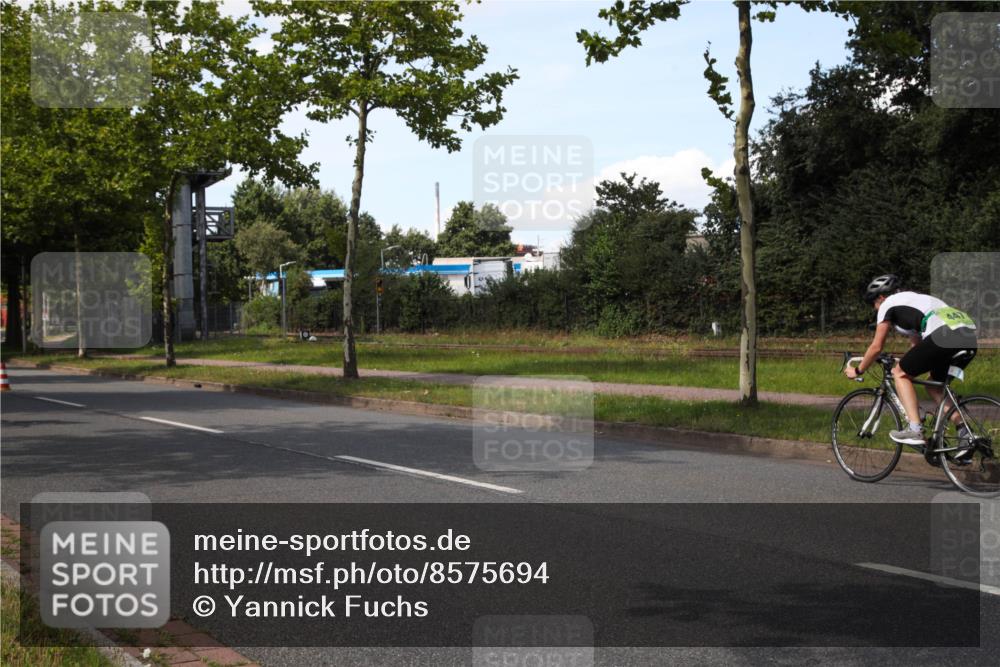 10.08.2025 - GEWOBA Citytriathlon Bremen Yannick Fuchs http://msf.ph/oto/8575694 10.08.2025 14:28:18 Radfahren 70, 382, 448 meine-sportfotos.de