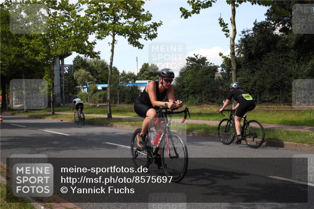 10.08.2025 - GEWOBA Citytriathlon Bremen Yannick Fuchs http://msf.ph/oto/8575697 10.08.2025 14:28:20 Radfahren 70, 382, 401, 448 meine-sportfotos.de
