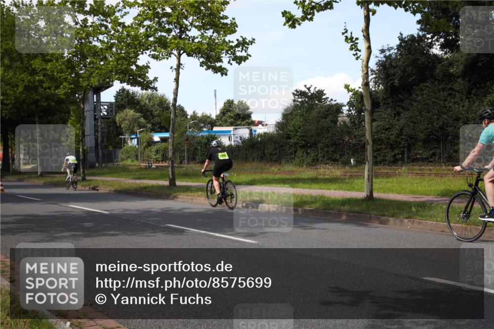 10.08.2025 - GEWOBA Citytriathlon Bremen Yannick Fuchs http://msf.ph/oto/8575699 10.08.2025 14:28:20 Radfahren 70, 382, 401, 448 meine-sportfotos.de