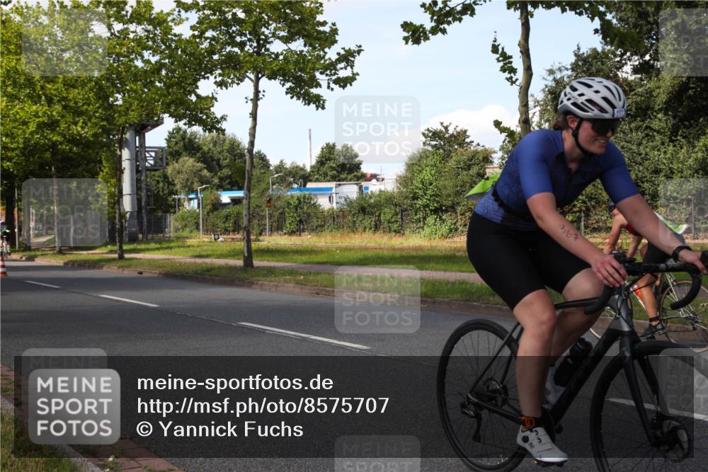 10.08.2025 - GEWOBA Citytriathlon Bremen Yannick Fuchs http://msf.ph/oto/8575707 10.08.2025 14:28:32 Radfahren 237, 367, 401, 448, 467, 483 meine-sportfotos.de