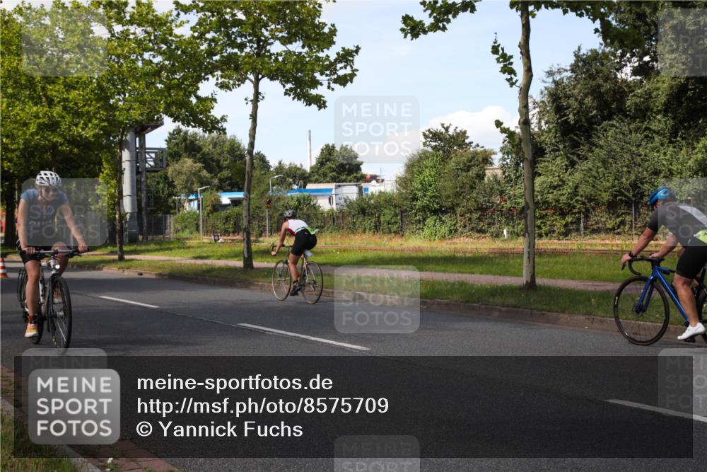 10.08.2025 - GEWOBA Citytriathlon Bremen Yannick Fuchs http://msf.ph/oto/8575709 10.08.2025 14:28:33 Radfahren 171, 237, 367, 401, 467, 483 meine-sportfotos.de