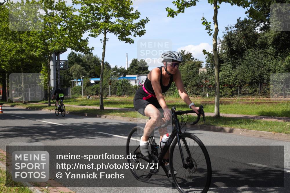 10.08.2025 - GEWOBA Citytriathlon Bremen Yannick Fuchs http://msf.ph/oto/8575721 10.08.2025 14:28:44 Radfahren 171, 193, 237, 350, 367, 401, 467, 483 meine-sportfotos.de