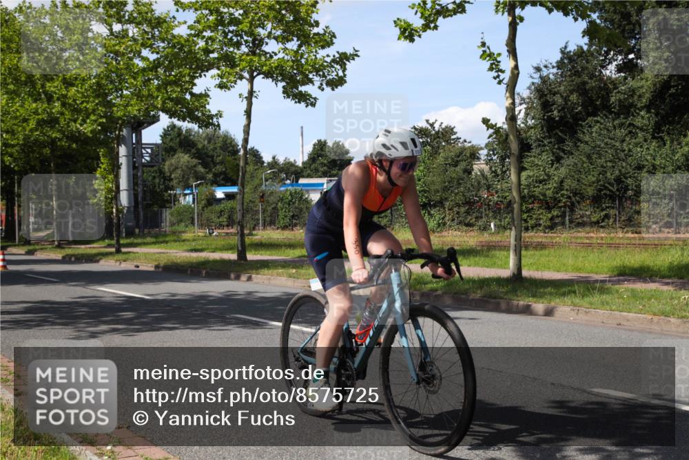 10.08.2025 - GEWOBA Citytriathlon Bremen Yannick Fuchs http://msf.ph/oto/8575725 10.08.2025 14:28:47 Radfahren 171, 193, 237, 350, 403, 467, 483 meine-sportfotos.de