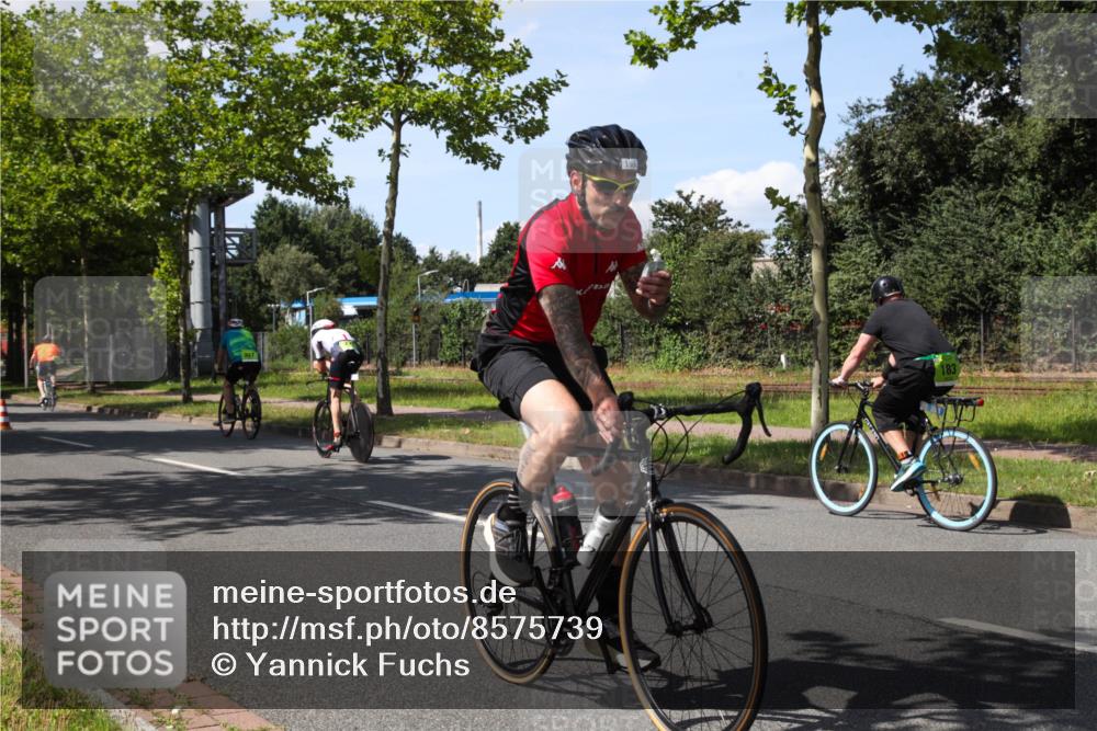 10.08.2025 - GEWOBA Citytriathlon Bremen Yannick Fuchs http://msf.ph/oto/8575739 10.08.2025 14:28:56 Radfahren 168, 171, 172, 193, 321, 350, 403 meine-sportfotos.de