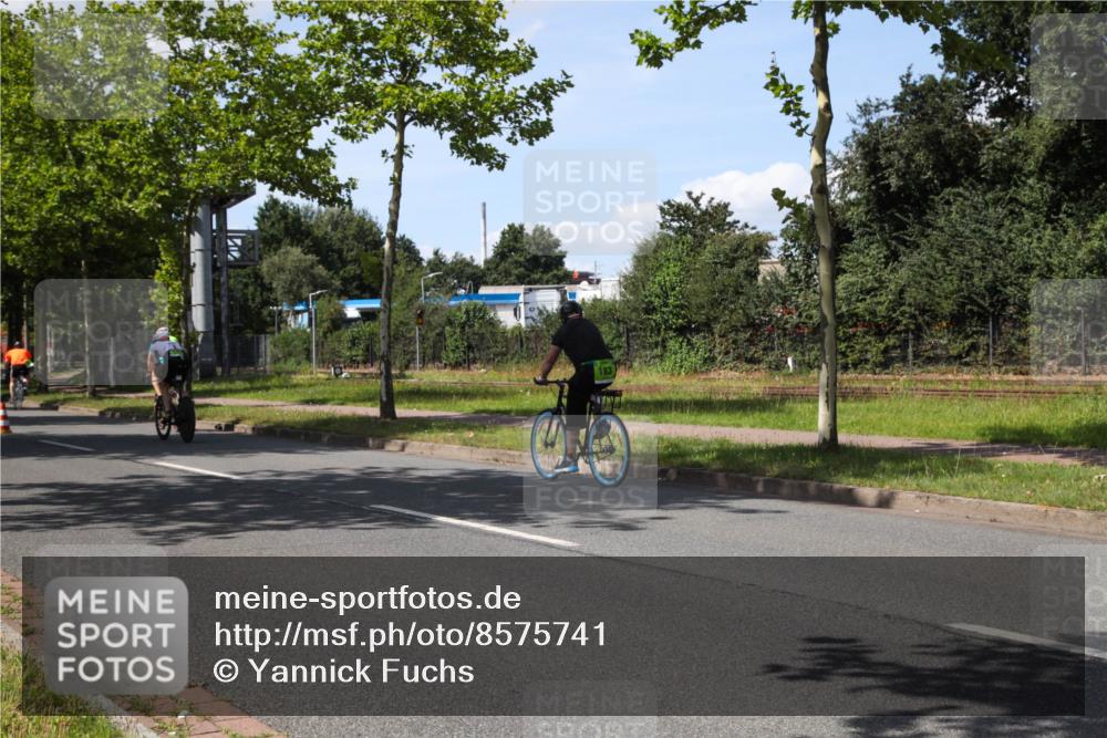 10.08.2025 - GEWOBA Citytriathlon Bremen Yannick Fuchs http://msf.ph/oto/8575741 10.08.2025 14:28:56 Radfahren 168, 171, 172, 193, 321, 350, 403 meine-sportfotos.de