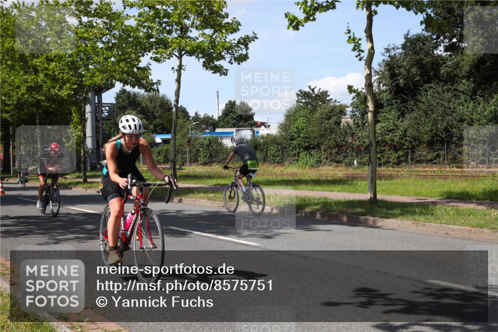 10.08.2025 - GEWOBA Citytriathlon Bremen Yannick Fuchs http://msf.ph/oto/8575751 10.08.2025 14:28:59 Radfahren 168, 172, 193, 321, 350, 403 meine-sportfotos.de