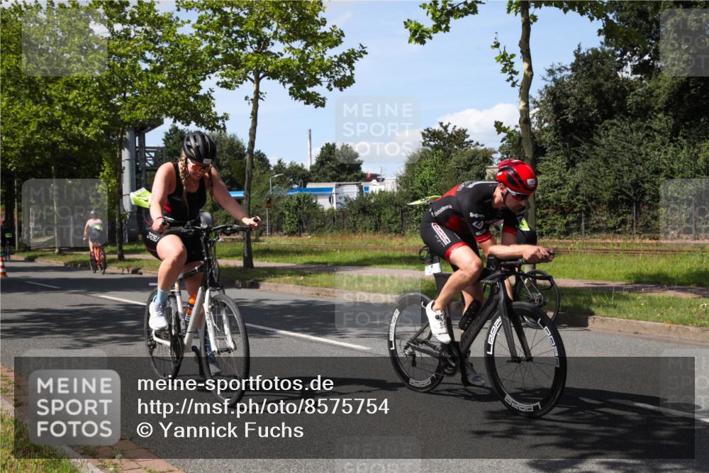 10.08.2025 - GEWOBA Citytriathlon Bremen Yannick Fuchs http://msf.ph/oto/8575754 10.08.2025 14:29:00 Radfahren 168, 172, 193, 321, 350, 403 meine-sportfotos.de