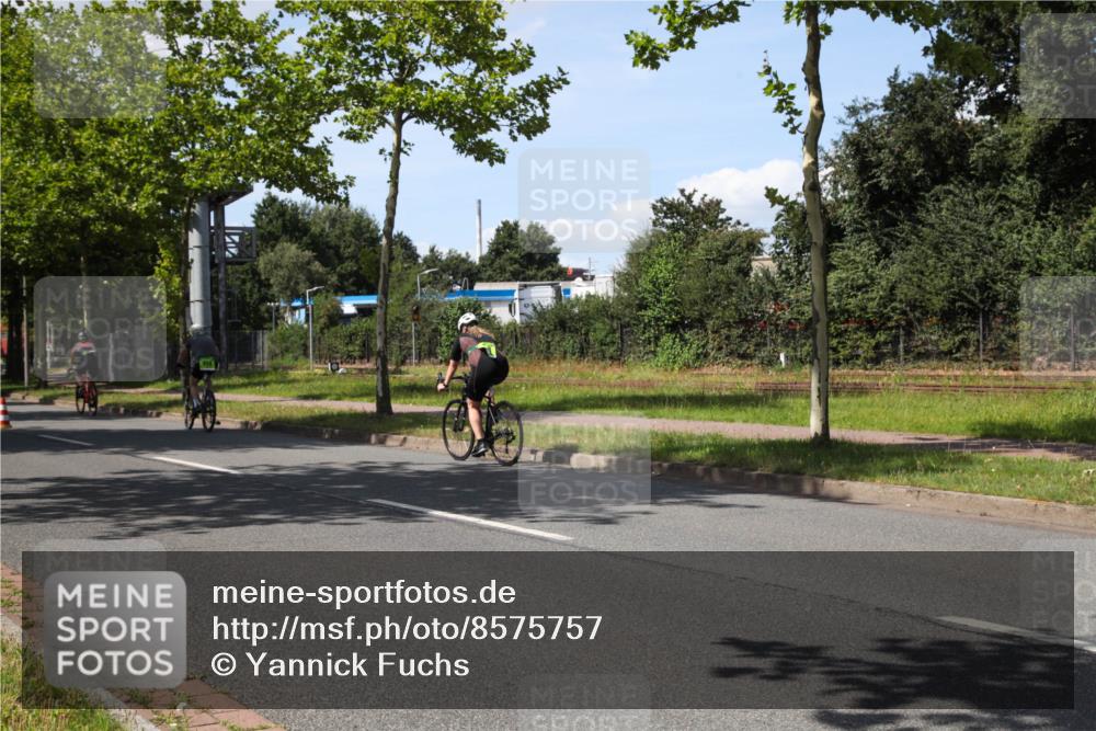 10.08.2025 - GEWOBA Citytriathlon Bremen Yannick Fuchs http://msf.ph/oto/8575757 10.08.2025 14:29:01 Radfahren 168, 172, 193, 321, 350, 403 meine-sportfotos.de