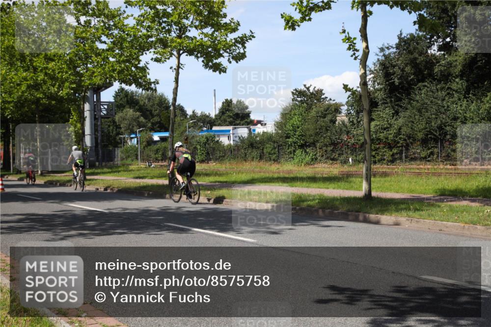 10.08.2025 - GEWOBA Citytriathlon Bremen Yannick Fuchs http://msf.ph/oto/8575758 10.08.2025 14:29:01 Radfahren 168, 172, 193, 321, 350, 403 meine-sportfotos.de