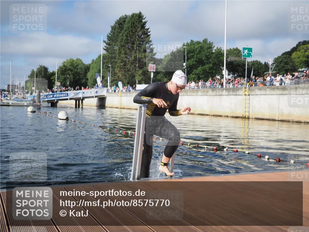 17.08.2025 - KN Förde Triathlon 2025 KatJ http://msf.ph/oto/8575770 17.08.2025 09:07:37 Schwimmen 103, 104, 103, 104 meine-sportfotos.de