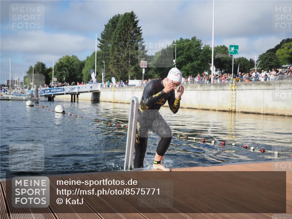 17.08.2025 - KN Förde Triathlon 2025 KatJ http://msf.ph/oto/8575771 17.08.2025 09:07:38 Schwimmen 103, 104, 103, 104 meine-sportfotos.de