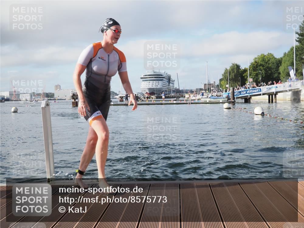 17.08.2025 - KN Förde Triathlon 2025 KatJ http://msf.ph/oto/8575773 17.08.2025 09:07:39 Schwimmen 103, 104, 103, 104 meine-sportfotos.de