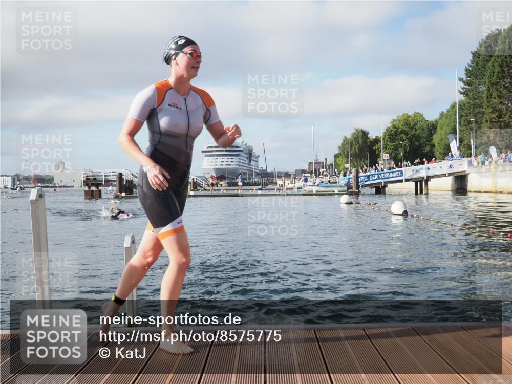 17.08.2025 - KN Förde Triathlon 2025 KatJ http://msf.ph/oto/8575775 17.08.2025 09:07:40 Schwimmen 103, 104, 103, 104 meine-sportfotos.de