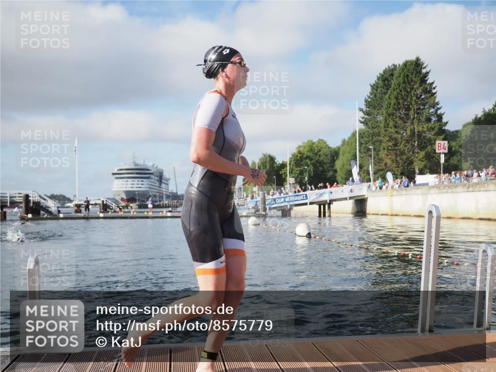 17.08.2025 - KN Förde Triathlon 2025 KatJ http://msf.ph/oto/8575779 17.08.2025 09:07:40 Schwimmen 103, 104, 103, 104 meine-sportfotos.de