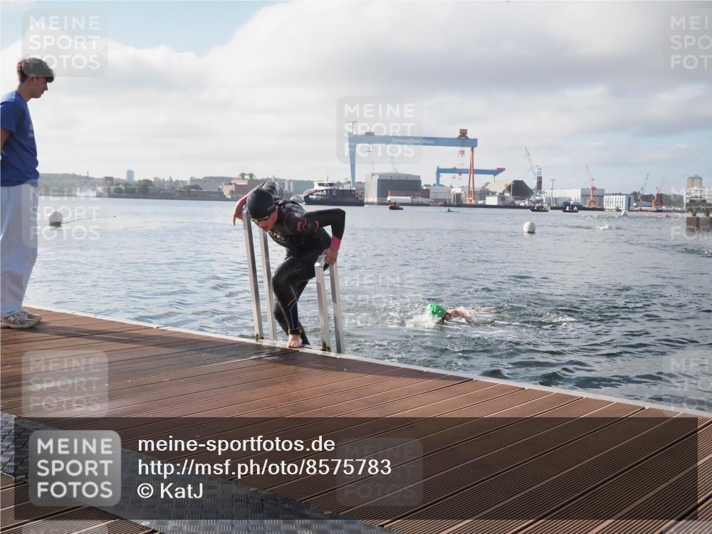 17.08.2025 - KN Förde Triathlon 2025 KatJ http://msf.ph/oto/8575783 17.08.2025 09:07:59 Schwimmen 106, 252, 106, 252 meine-sportfotos.de