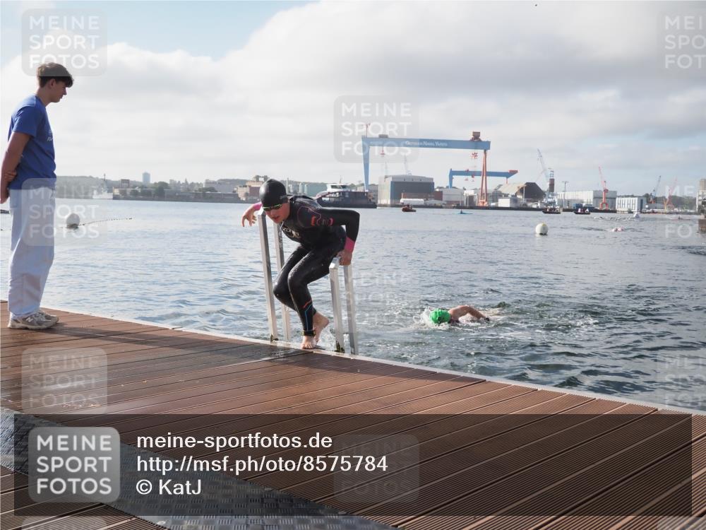 17.08.2025 - KN Förde Triathlon 2025 KatJ http://msf.ph/oto/8575784 17.08.2025 09:07:59 Schwimmen 106, 252, 106, 252 meine-sportfotos.de